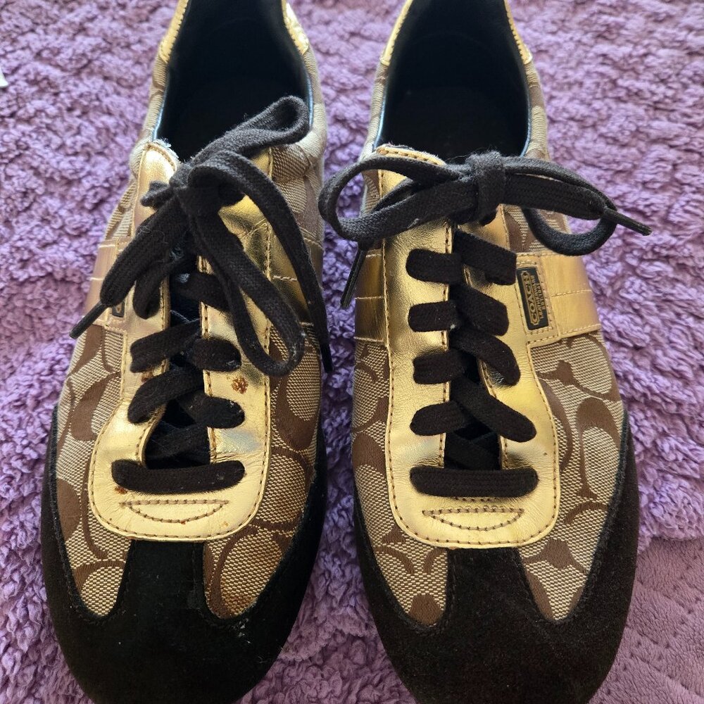 Coach Sneaker 8 EUC gold